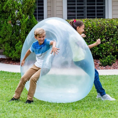 enfants-s-amusant-avec-le-ballon-geant-jumbopop